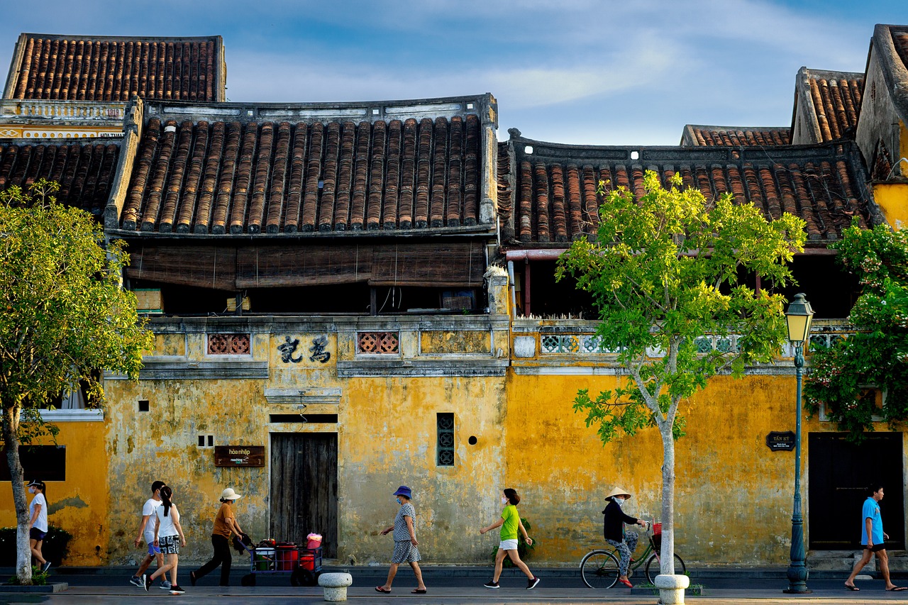 How to Leverage Historical Data for Market Insights